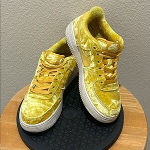 Nike Air Force 1 Low Mineral Gold (GS) 849345-700. Kids 5.5Y = Women’s 7